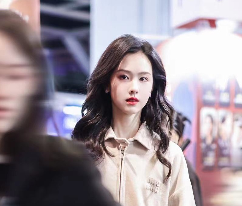 陈都灵港风 美出新高度