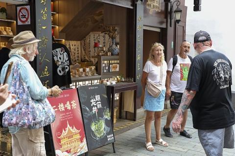 “City不City”火遍网络，感受热梗背后的真实中国